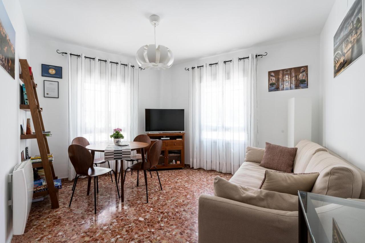 Anna - Triana Apartamento Sevilha Exterior foto